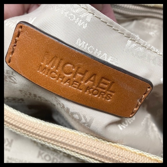 MICHAEL KORS Ludlow Shoulder Bag Signature Jacquard and Leather - Picture 12 of 16